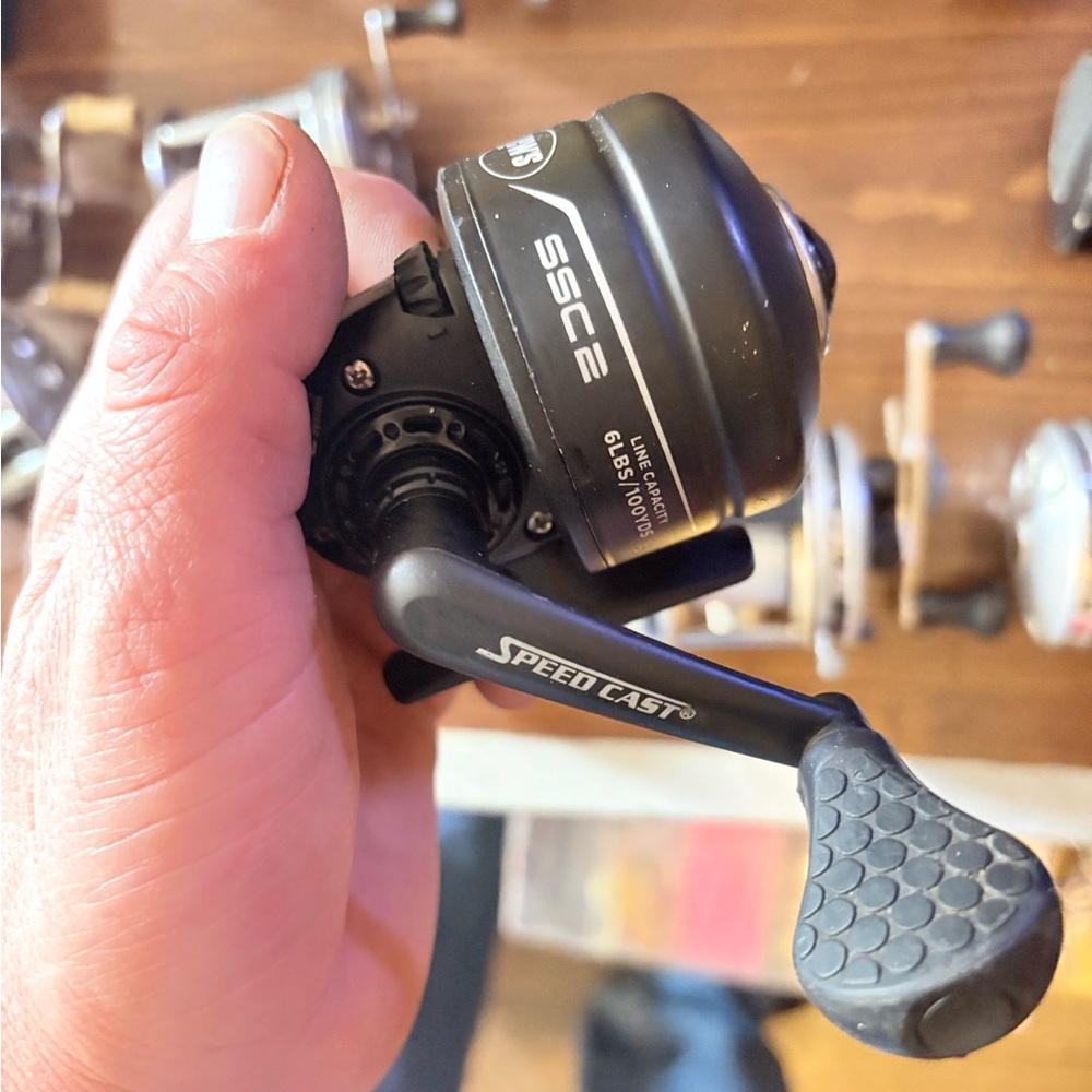 Assorted Fishing Reels Collection - Picture 8 of 13